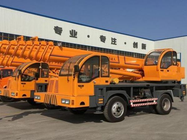 怀来县吊车出租电话_专业出租吊车